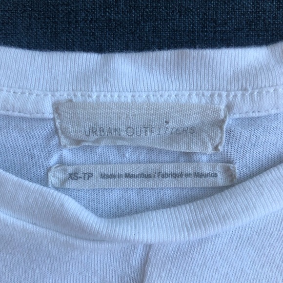Urban Outfitters Cropped Short Sleeved Top - Picture 4 of 5